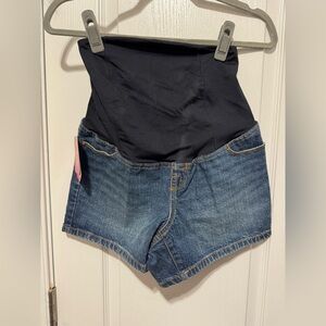 NWT Isabel Maternity High-Waisted Denim Shorts